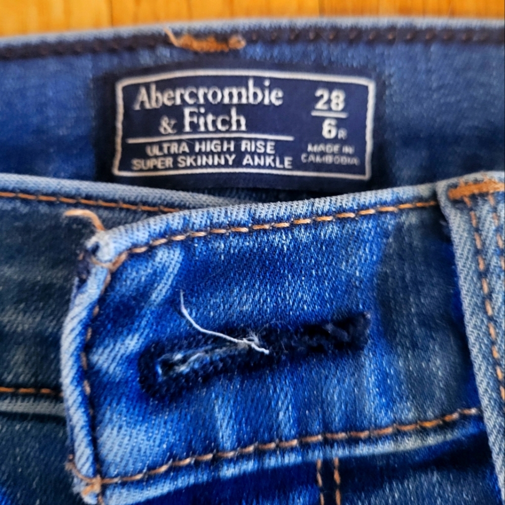 Abercrombie & Fitch jeans size 6R